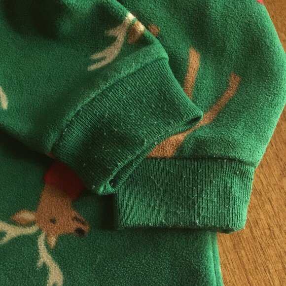 Carter's reindeer fleece pajamas 12m - Picture 4 of 8